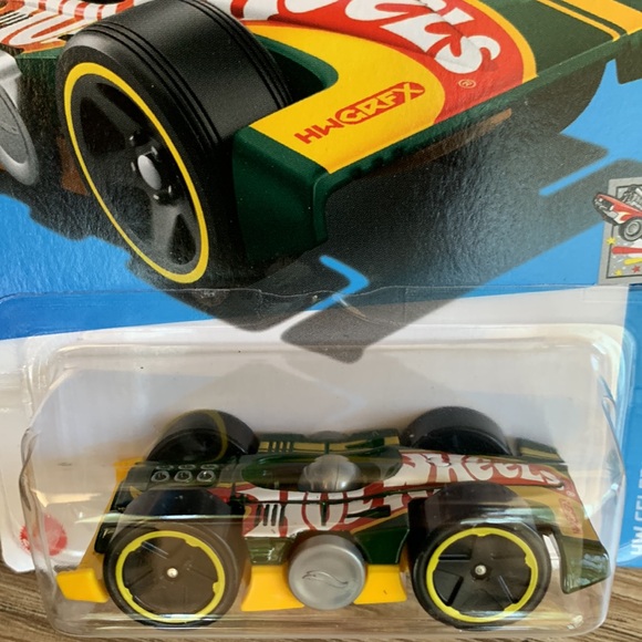 2 Hot Wheels Flippin Fast HW Celebration Racers Hotwheels Mattel New 2024 Asan - Picture 2 of 5